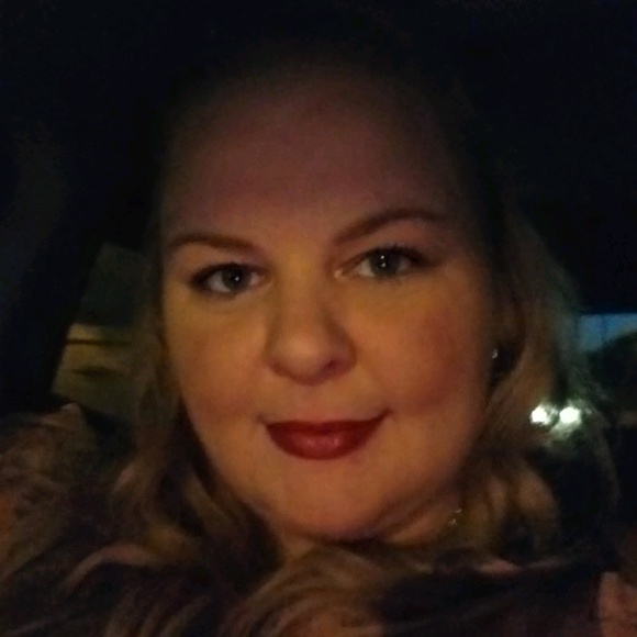 Meet your Posher, Erin - Picture 1 of 1